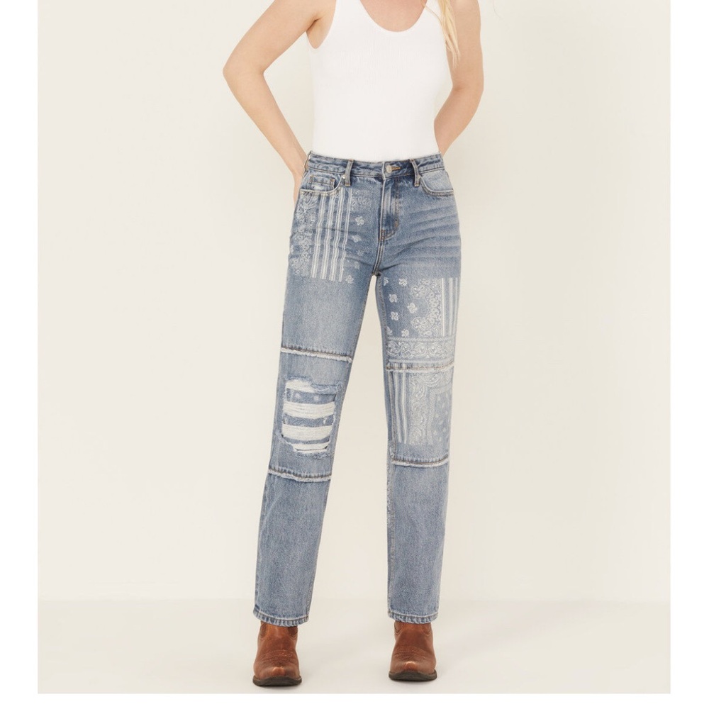 Cleo & Wolf Astoria Jeans - Picture 6 of 7